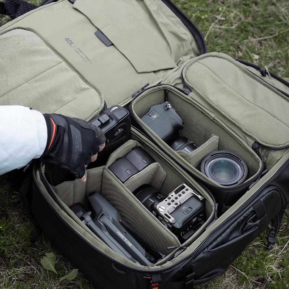 Turistický fotobatoh PGYTECH OnePro Flex Backpack 40L (Space Black) + Camera Insert M