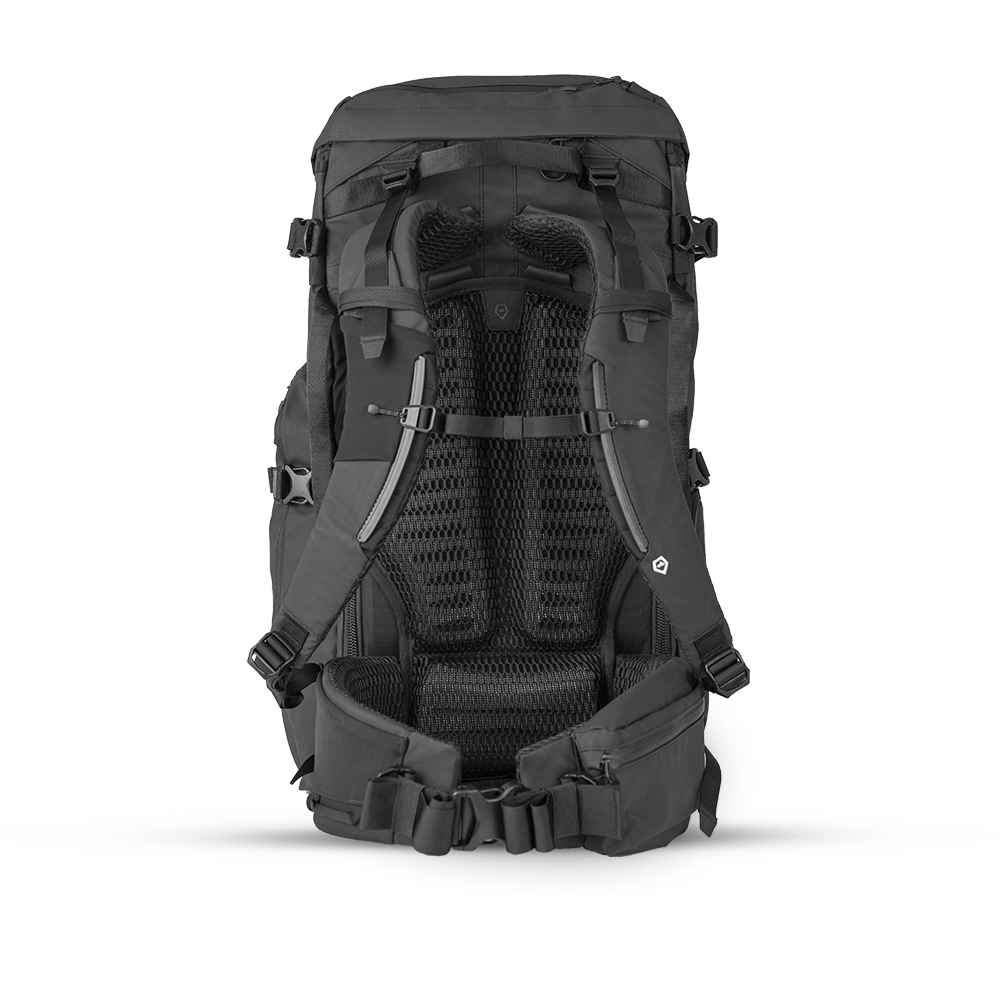 Turistický fotobatoh Wandrd Fernweh M/L Black