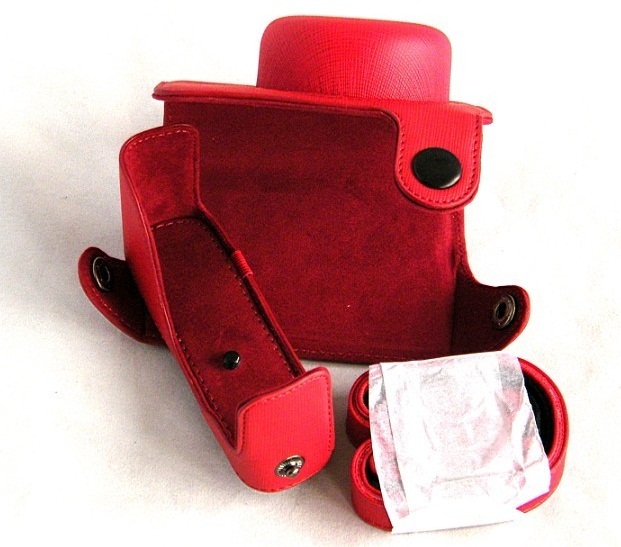 Kožené pouzdro pro Nikon J1 s objektivem 10 mm červené