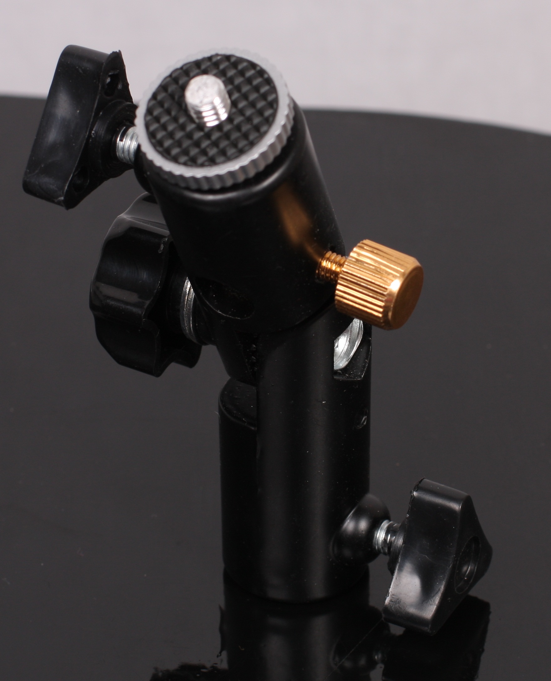 Držák pro blesk a deštník