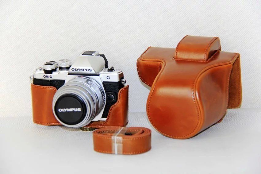 Kožené pouzdro pro OLYMPUS OM-D E-M10 MARK II / III hnědé