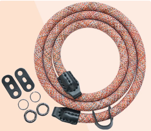 Prémiový provazový, kulatý retro foto popruh červený s možností rychlého odepnutí 