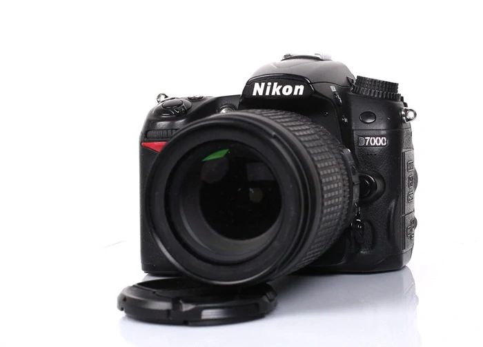 Nikon D7000 + objektiv Nikon 18-105mm f/3.5-5,6G ED VR AF-S DX