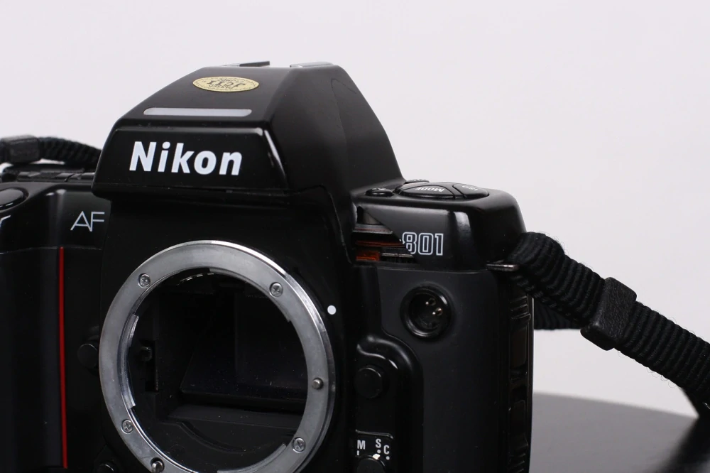 Nikon F801 tělo