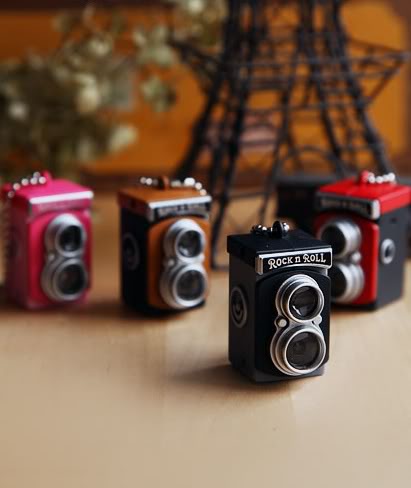 Mini model dvouoké zrcadlovky s LED svítilnou hnědý