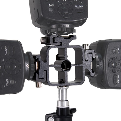 Držák až 3 systémových blesků