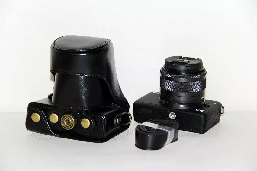 Kožené pouzdro pro CANON EOS M10 černé