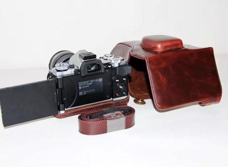 Kožené pouzdro pro OLYMPUS OM-D E-M5 MARK II tmavě hnědé