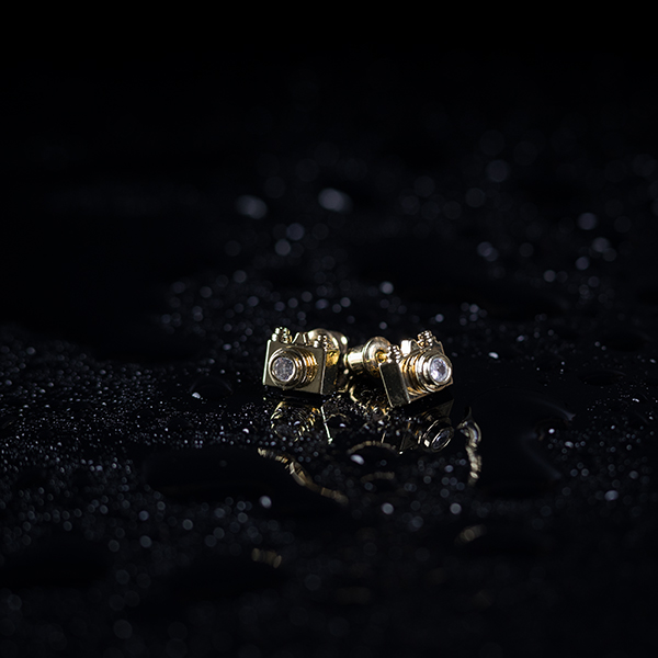 Malé náušnice - fotoaparát pecky s kamínkem verze 2