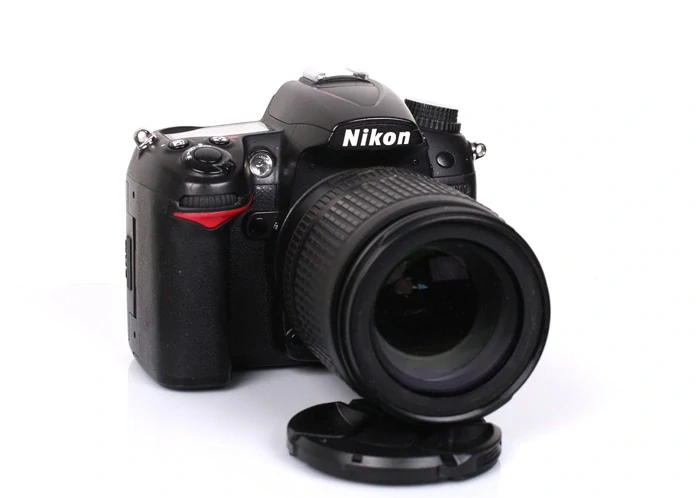Nikon D7000 + objektiv Nikon 18-105mm f/3.5-5,6G ED VR AF-S DX