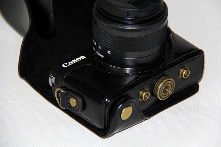 Kožené pouzdro pro CANON EOS M10 černé