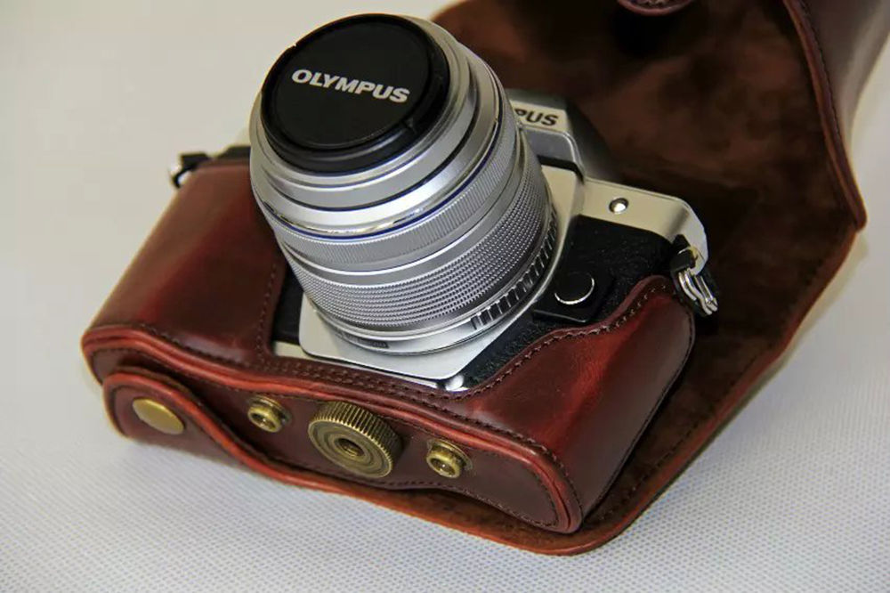 Kožené pouzdro pro OLYMPUS OM-D E-M10 MARK II / III tmavě hnědé