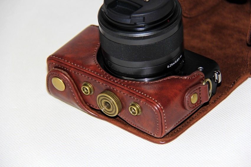 Kožené pouzdro pro CANON EOS M10 tmavě hnědé