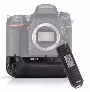 Bateriový grip Meike pro Nikon D750 se spouští 