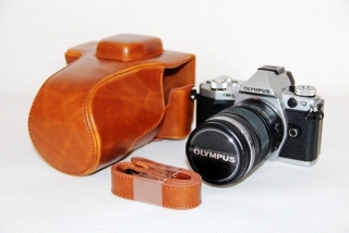 Kožené pouzdro pro OLYMPUS OM-D E-M5 MARK II hnědé
