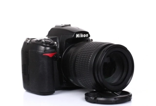 Nikon D7000 + objektiv Nikon 18-105mm f/3.5-5,6G ED VR AF-S DX