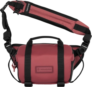 Fotobrašna WANDRD ROGUE Sling 4L Rhone Burgundy