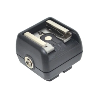 Adaptér do sáněk blesku, synchrokostka JJC JSC-2