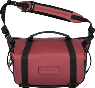 Fotobrašna WANDRD ROGUE Sling 9L Rhone Burgundy